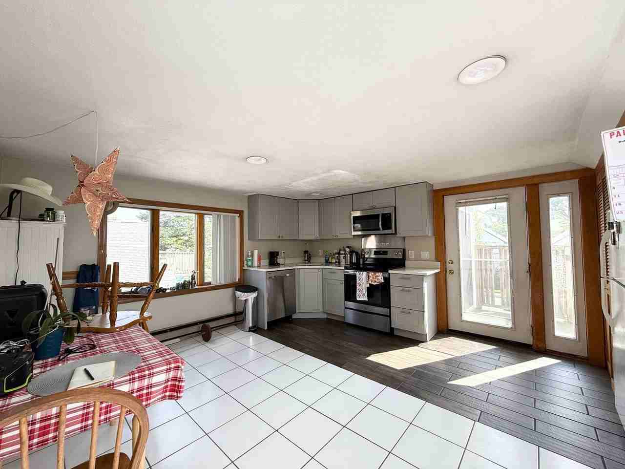28 Templeton Pkwy - Photo 3 of 14