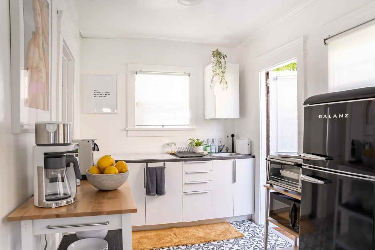 2634 E 11th St - Photo 7 of 18