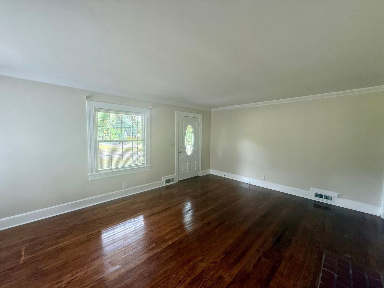 429 Banks Street - Photo 5 of 37