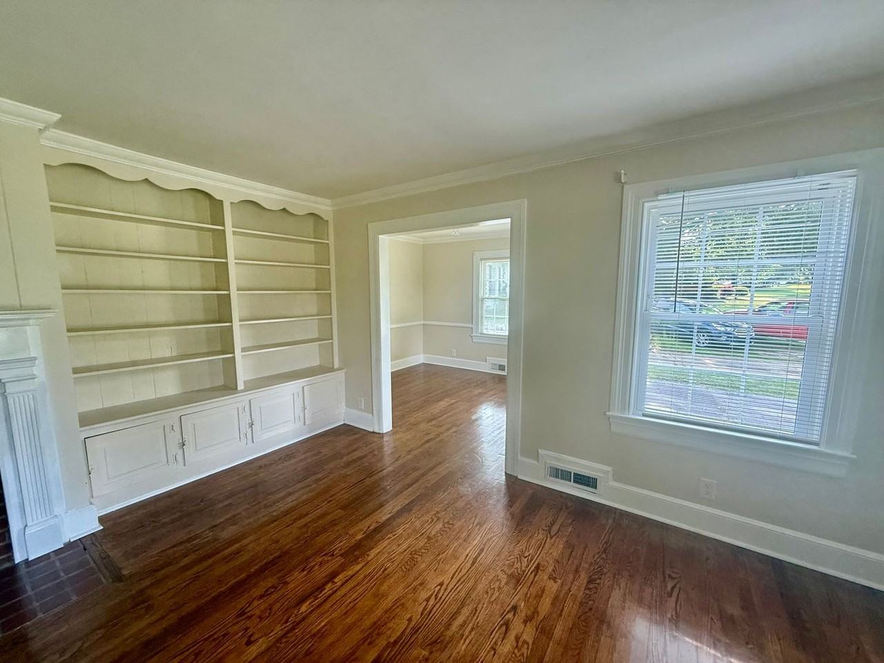 429 Banks Street - Photo 6 of 37