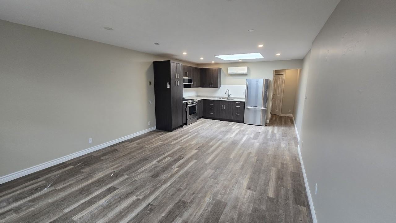 112 Mississaga Street East #1 - Photo 2 of 15