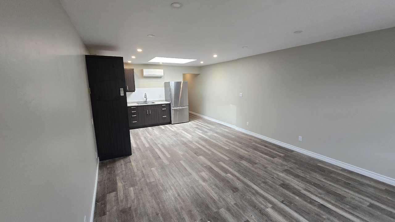 112 Mississaga Street East #1 - Photo 3 of 15