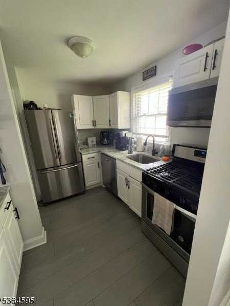 132B Boyden Ave - Photo 7 of 12