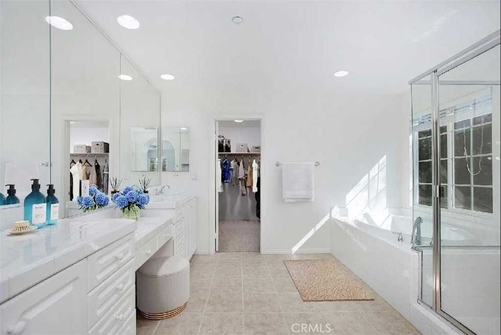 12 Avenida Reflexion - Photo 6 of 42