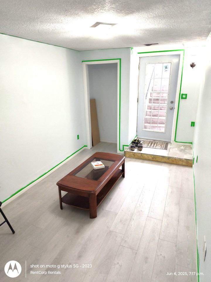 704 Windflower Cres - Photo 2 of 8