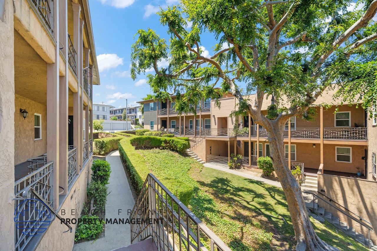 5626-5628 Edgemar Ave. - Photo 2 of 21