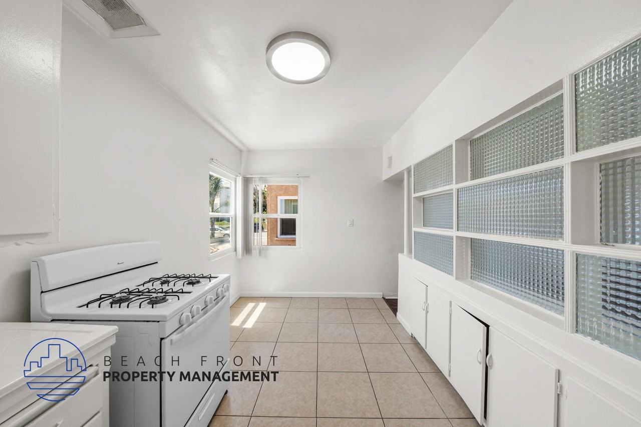 5626-5628 Edgemar Ave. - Photo 7 of 21