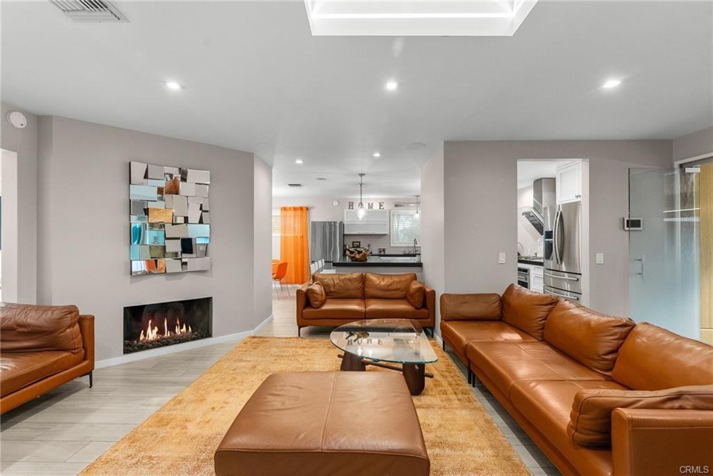 3051 Gertrude Ave - Photo 3 of 8