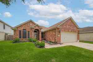 featured image of 17215 Stratford Green Dr