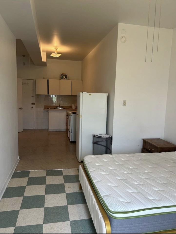 10101 Av Plaza - Photo 2 of 4