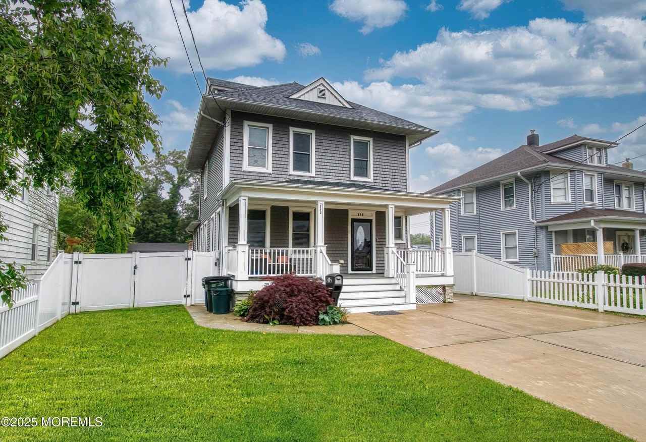 202 Liberty St - Photo 2 of 49