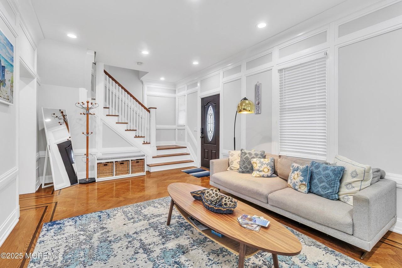 202 Liberty St - Photo 3 of 49