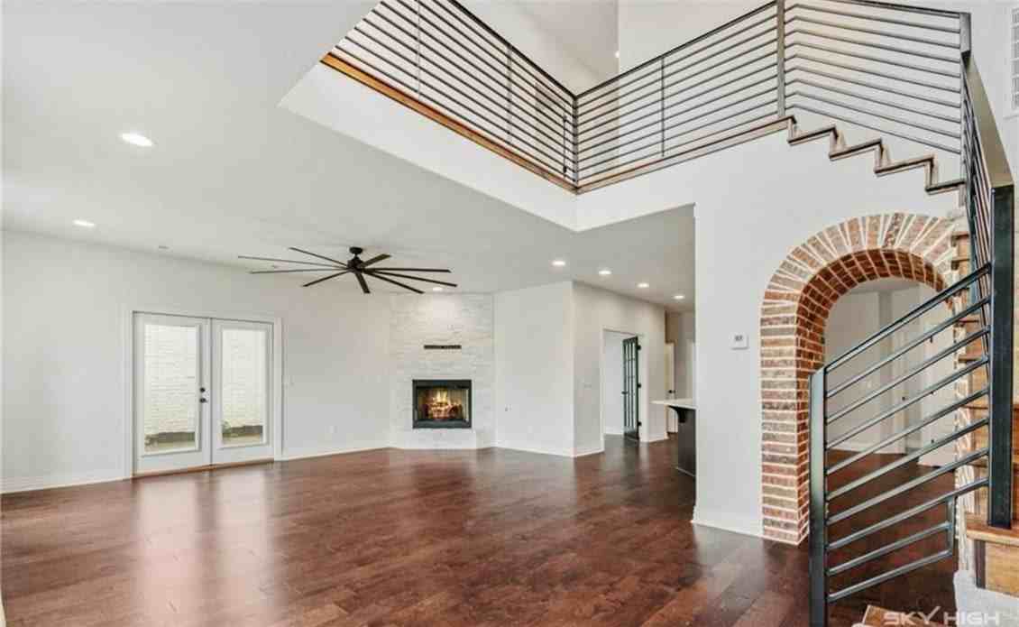 546 N Salem Rd - Photo 3 of 24