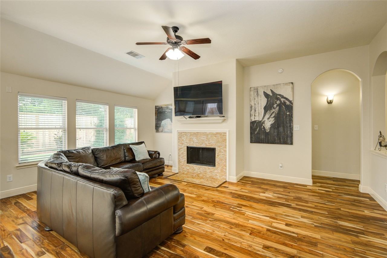 9203 Durango Point Ln - Photo 3 of 27