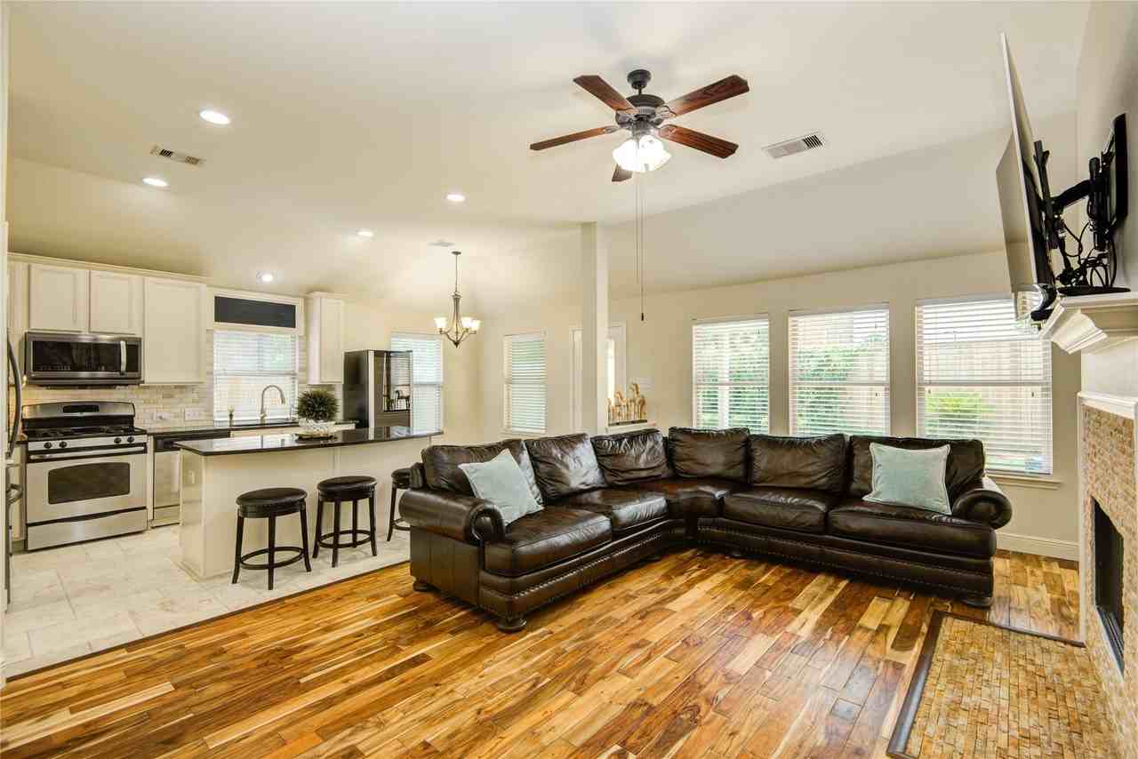 9203 Durango Point Ln - Photo 5 of 27