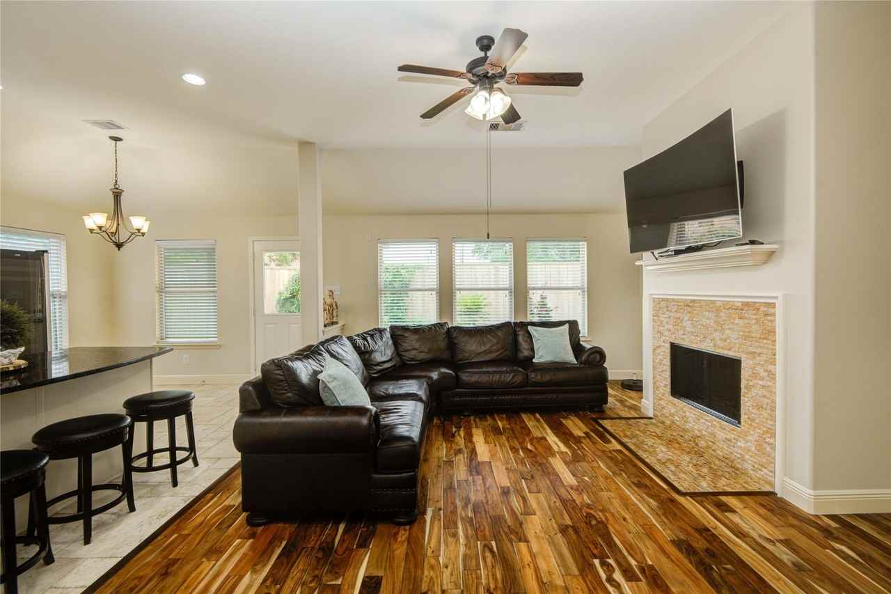 9203 Durango Point Ln - Photo 6 of 27