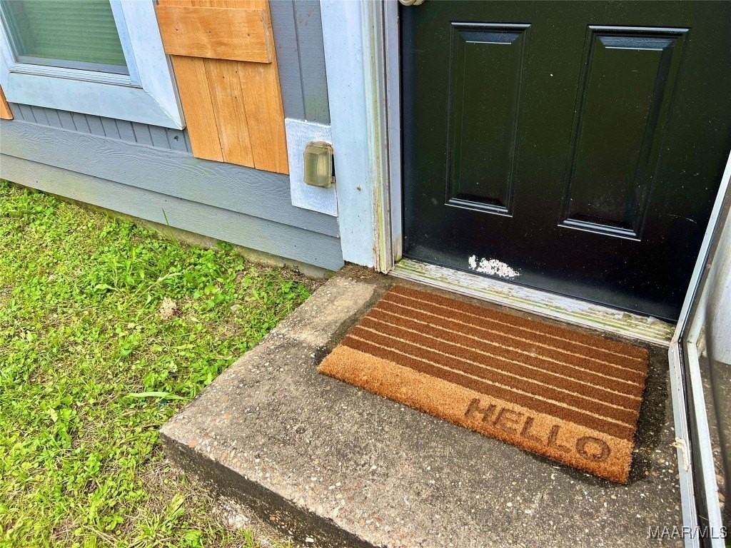 429 Edward St - Photo 4 of 12