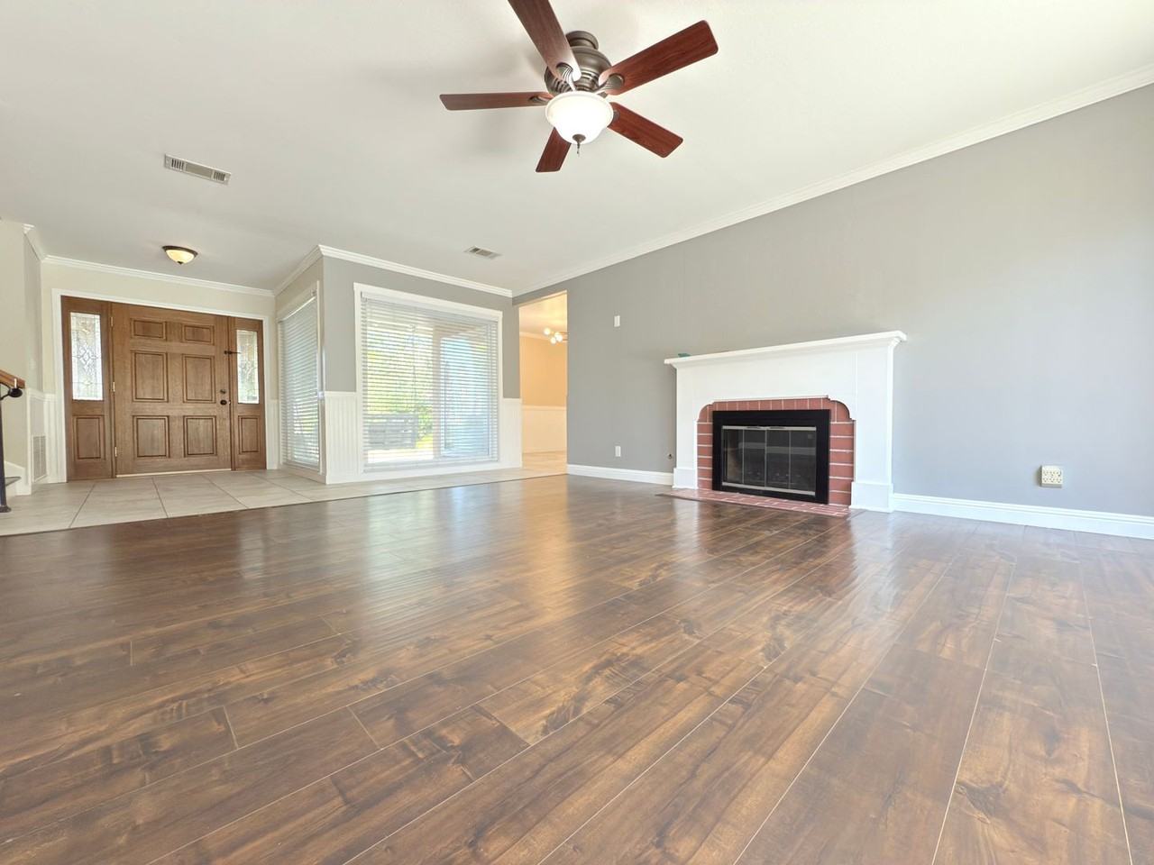 16531 Nearview Dr - Photo 3 of 10