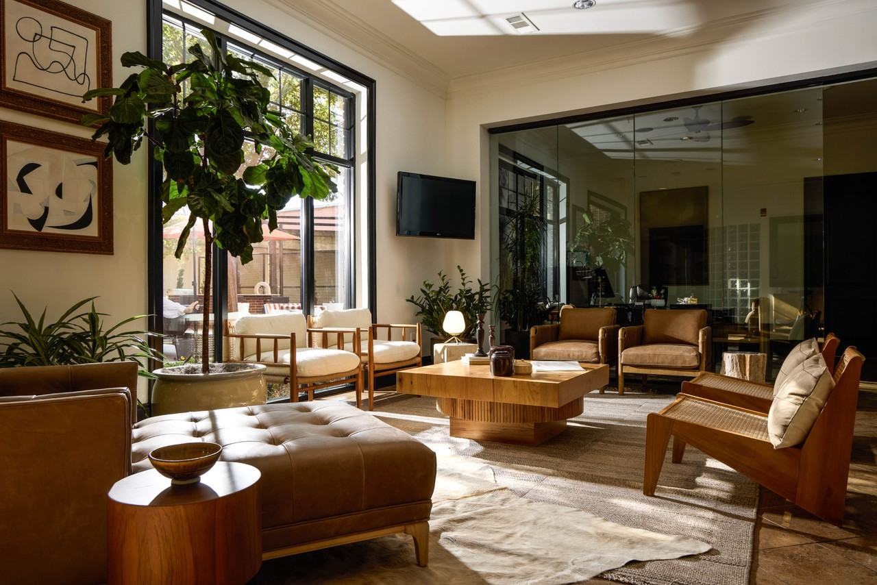 The Metro - Photo 6 of 29