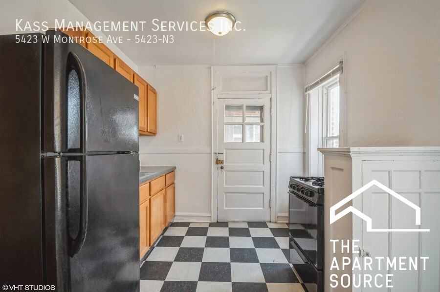 5423 W Montrose Ave #N3 - Photo 3 of 8