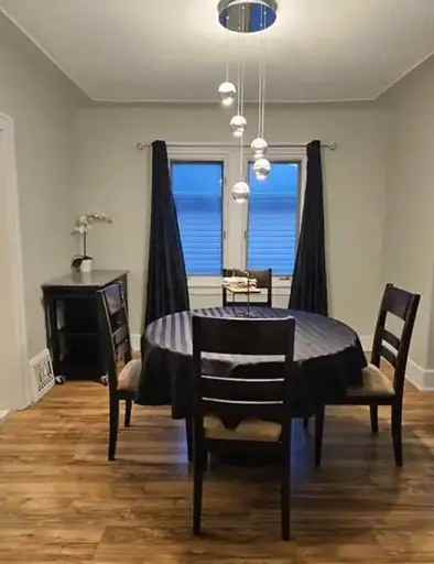 838 Grierson St - Photo 3 of 20