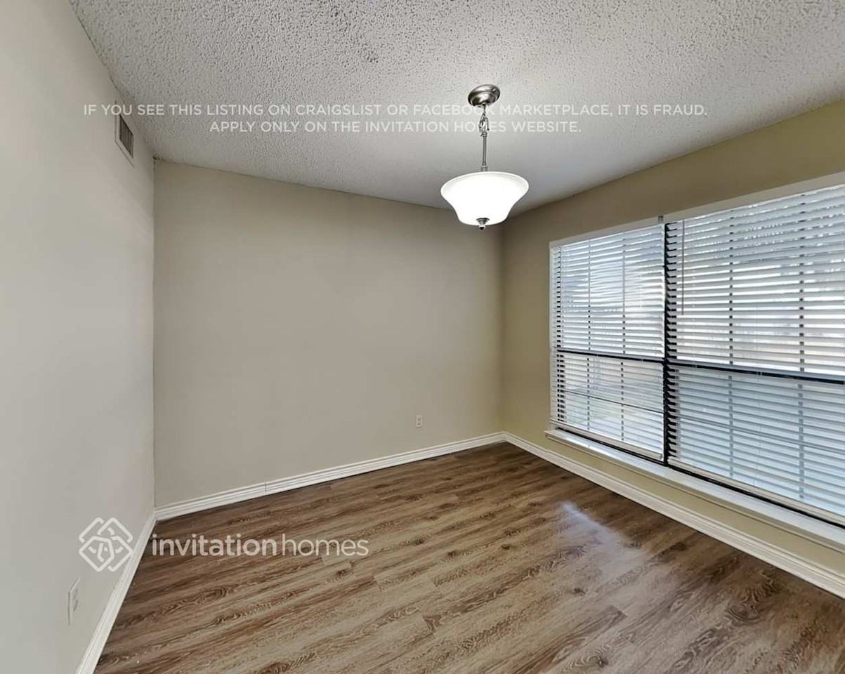 4317 Saugus Dr - Photo 5 of 16
