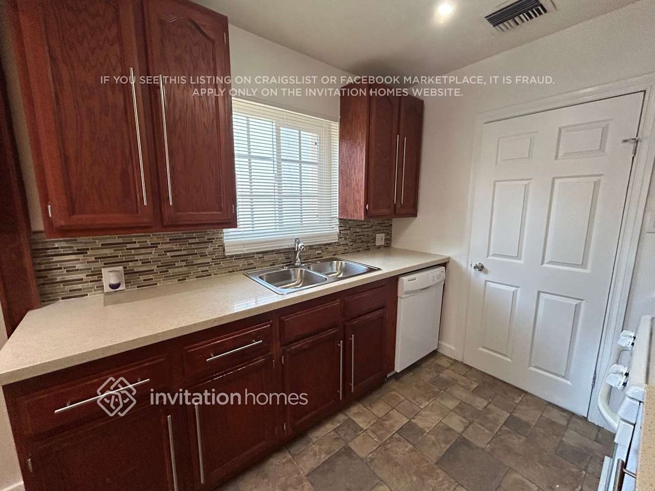 6509 Whitman Avenue - Photo 6 of 16