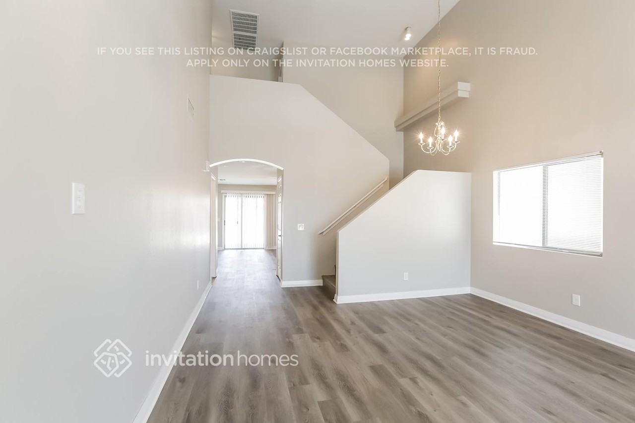 3134 W Wayland Dr - Photo 3 of 15