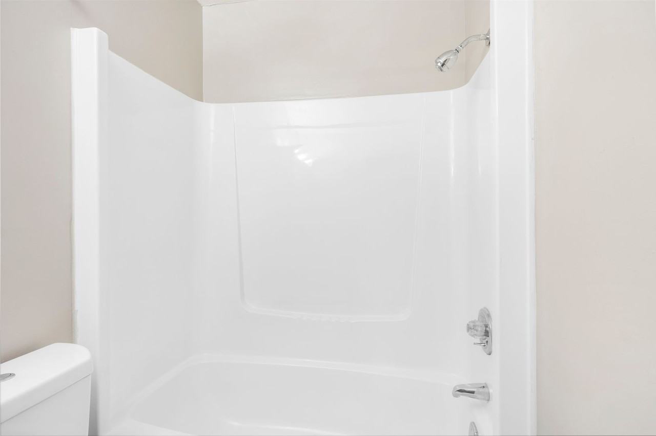 St. Andrews Manor Real Estate LLC DBA Hitchcock Apartments - Photo 4 of 21