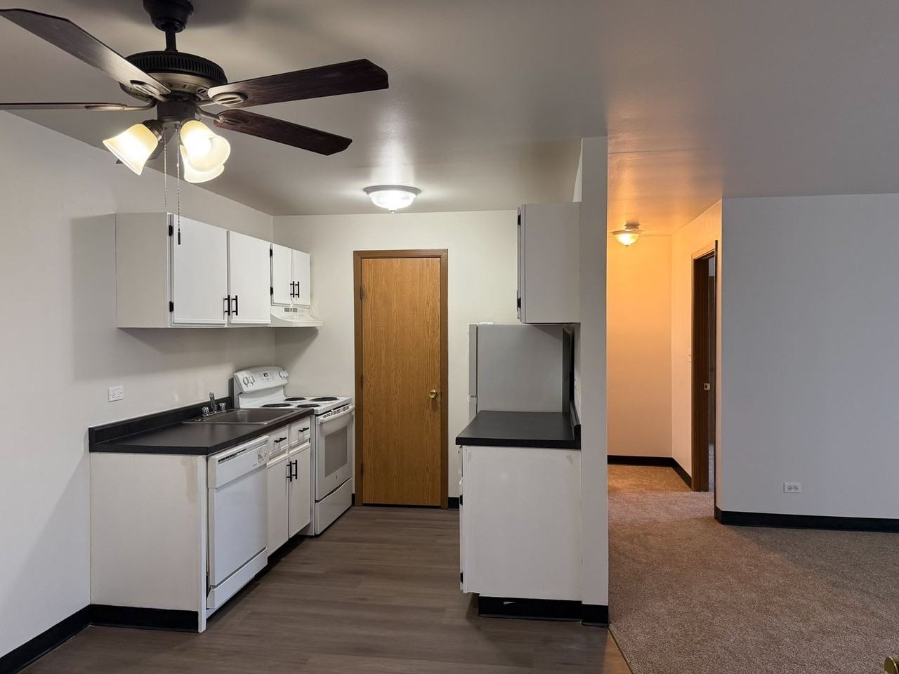 Tan Oak Apartments - Photo 2 of 34