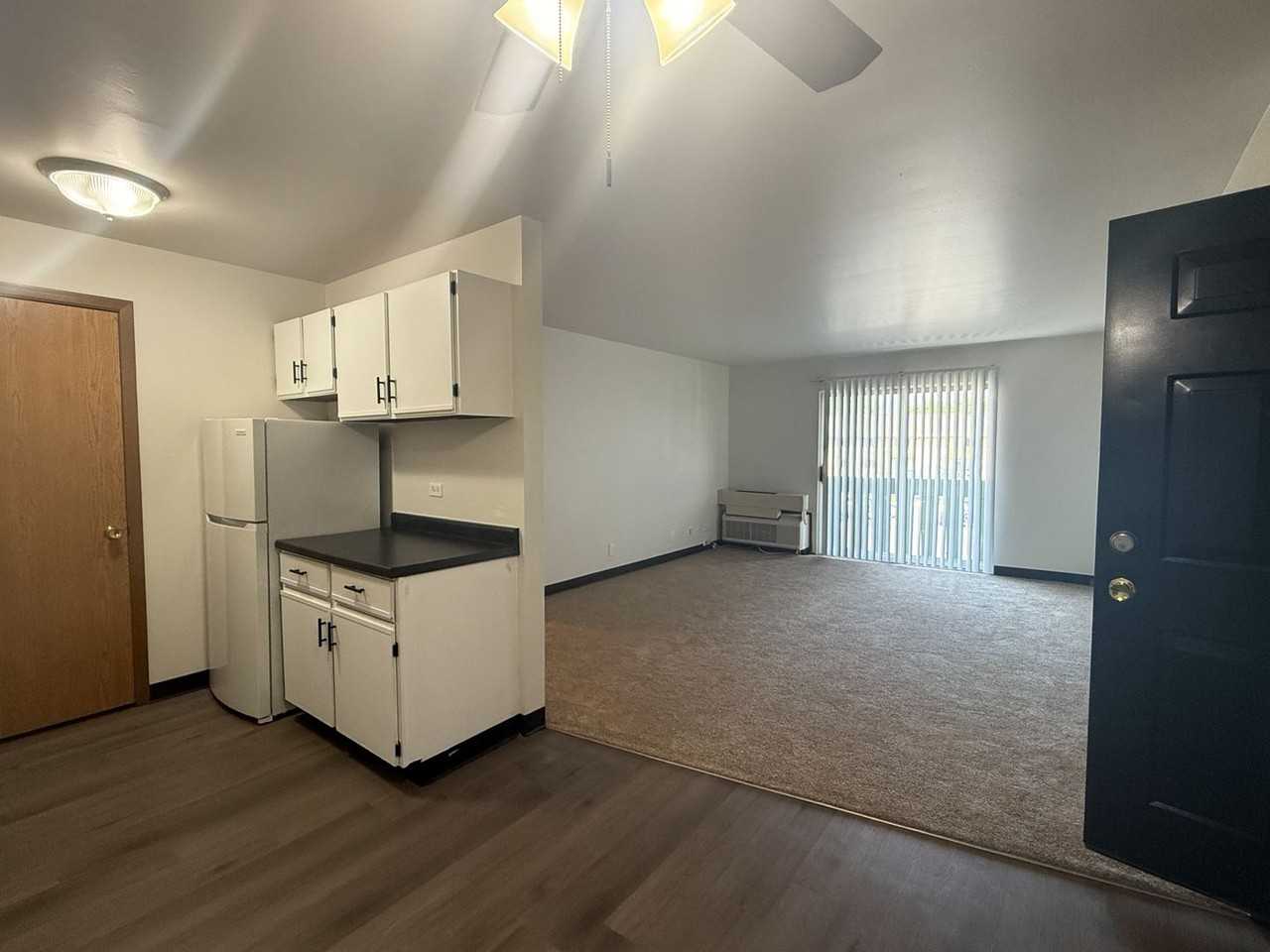Tan Oak Apartments - Photo 3 of 34