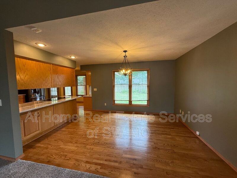 2164 E Inman St - Photo 5 of 18
