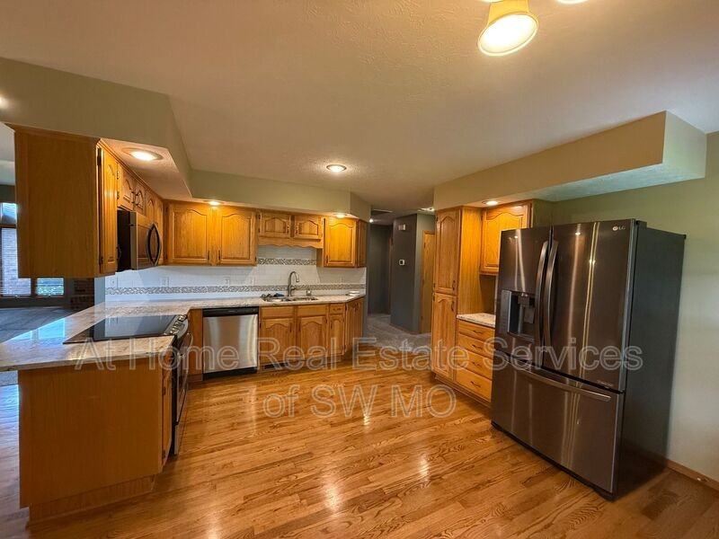 2164 E Inman St - Photo 6 of 18