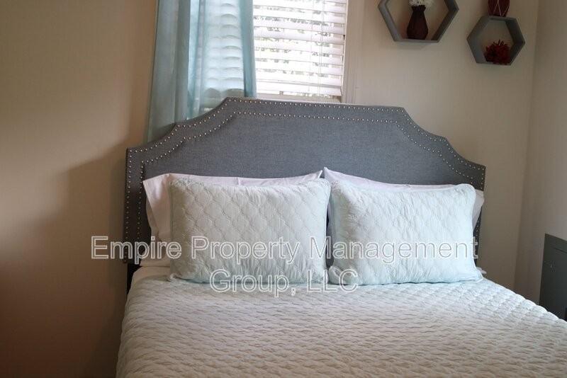 2208 Kingswood Dr - Photo 3 of 15