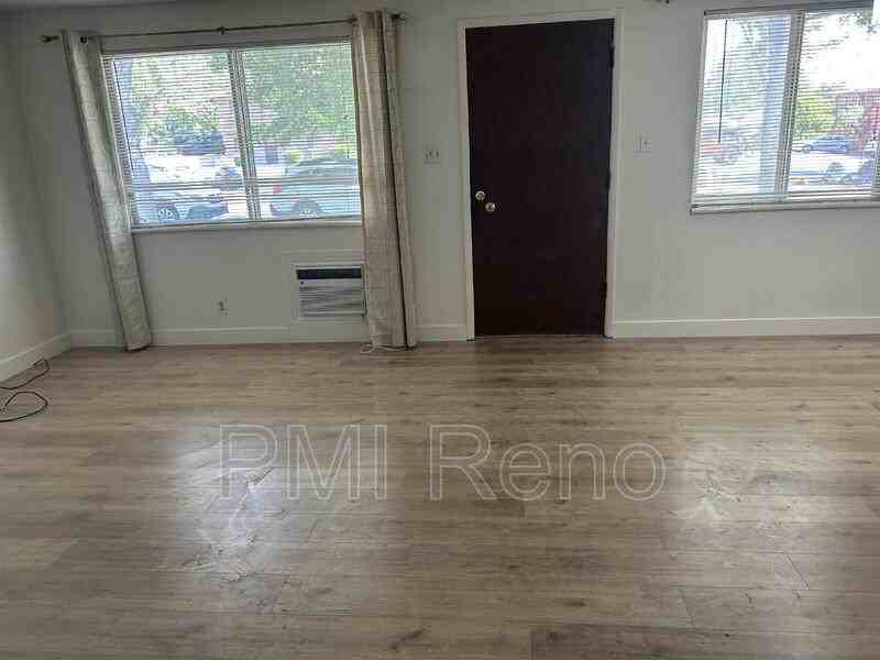 372 La Rue Ave - Photo 2 of 6