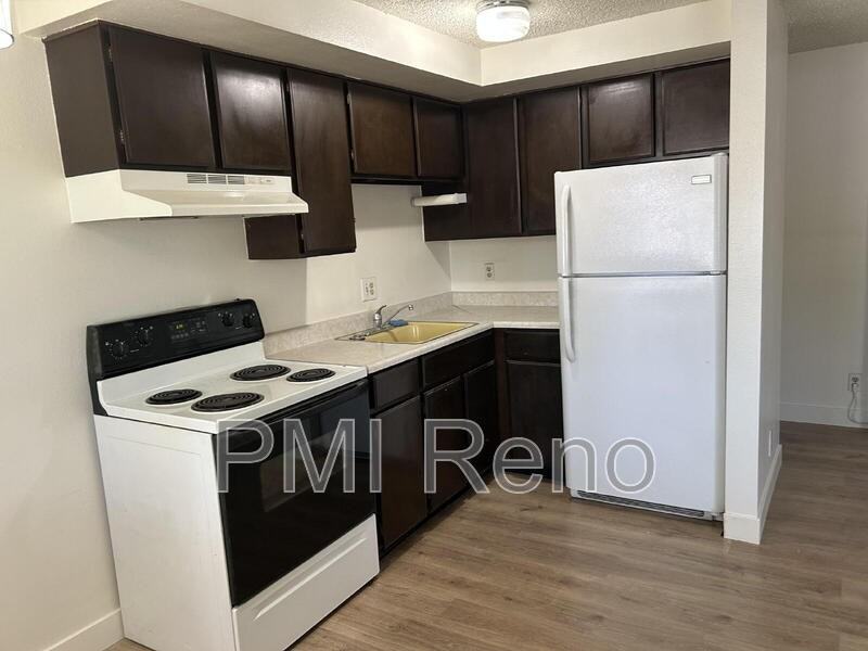 372 La Rue Ave - Photo 3 of 6