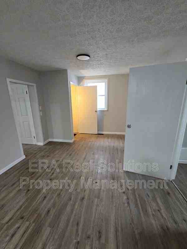 162 Wisconsin Ave - Photo 7 of 20