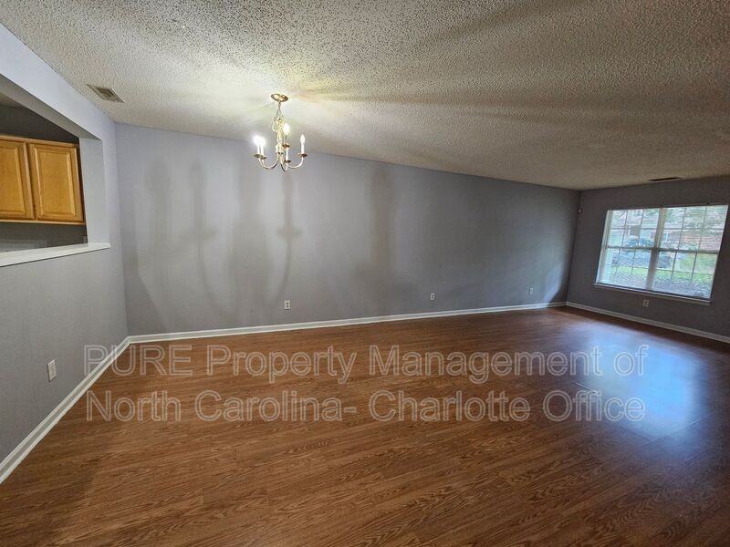 10035 University Park Ln - Photo 7 of 29