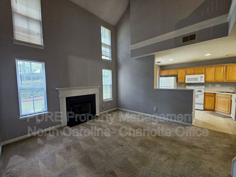 10035 University Park Ln - Photo 3 of 29