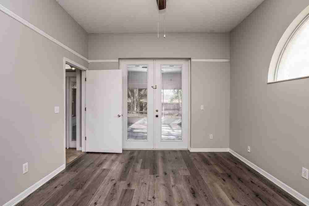 433 Valley Edge Dr - Photo 7 of 16