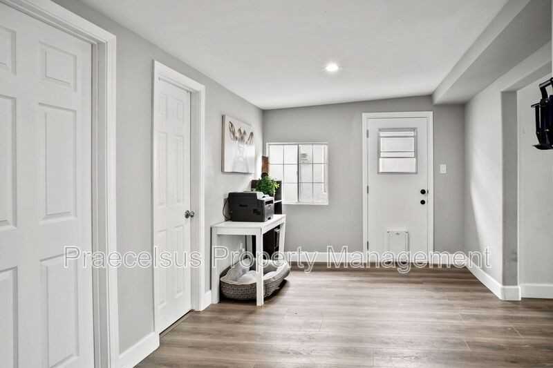 1512 Walbollen St - Photo 6 of 24