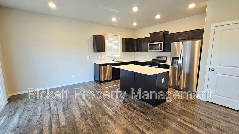 1278 Sw Pendleton Way - Photo 6 of 30