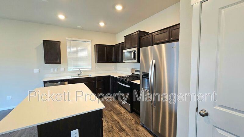 1278 Sw Pendleton Way - Photo 7 of 30