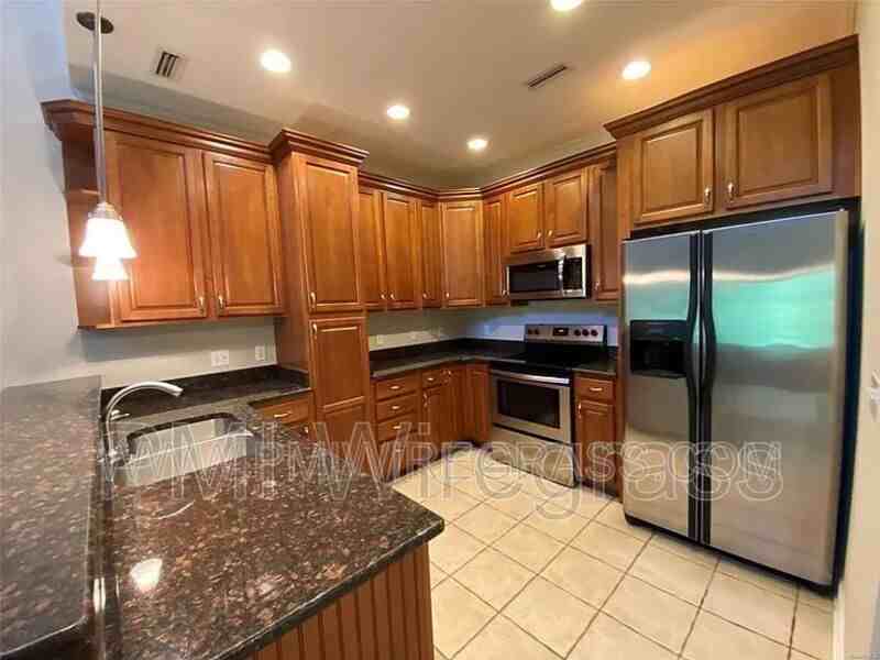 227 Charleston Dr - Photo 3 of 38
