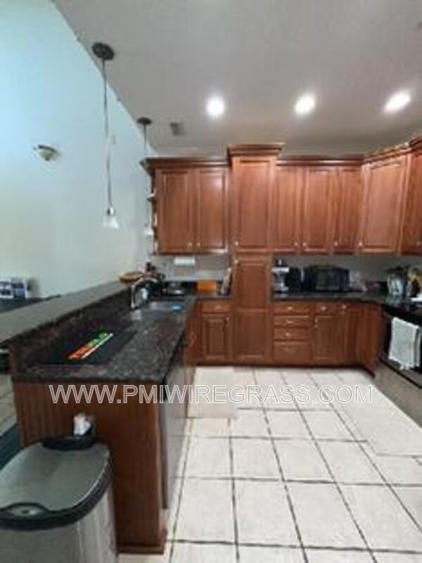 227 Charleston Dr - Photo 4 of 38