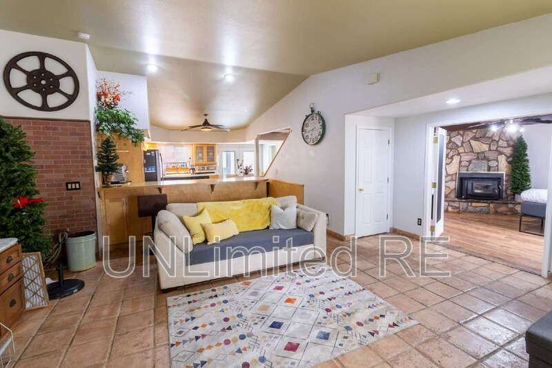 3565 N Manor Rd - Photo 6 of 26