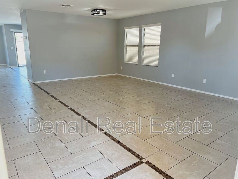 2874 W Mineral Butte Dr - Photo 3 of 28