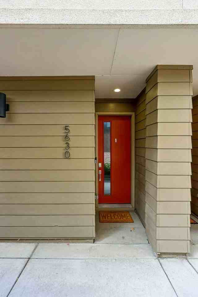 5630 S Sycamore St - Photo 2 of 23