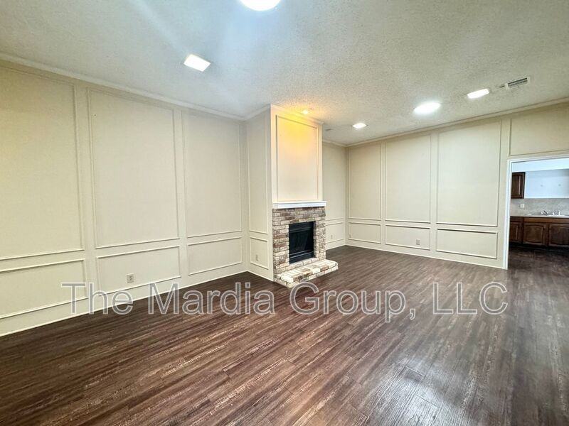 13217 Fall Manor Dr - Photo 2 of 12
