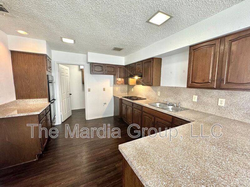 13217 Fall Manor Dr - Photo 3 of 12